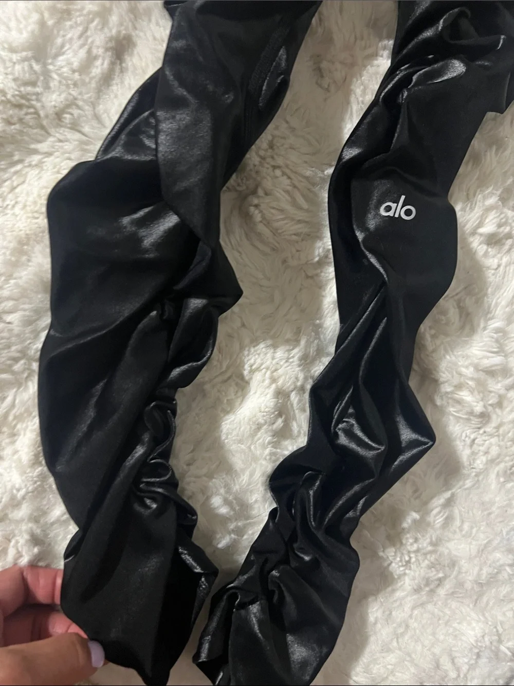 ALO Yoga sleek black